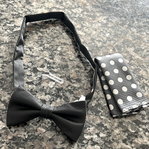 Calvin Klein Bow Tie EUC - Picture 1 of 7